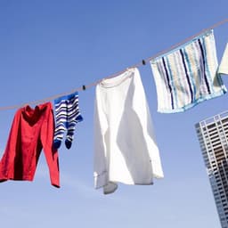 Draagbare en Verstelbare Waslijn van 10 Meter voor Reizen en Outdoor Gebruik — thumbnail 3