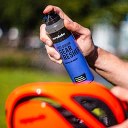 Airolube Anti Odour Gear Refresher 200ml | Geurverwijderaar - Ontgeurder - Geur Neutralisator - Luchtverfrisser voor sportuitrusting dat niet in de Wasmachine kan. - Milieubewuste keuze - PlantBased Formule — thumbnail 3