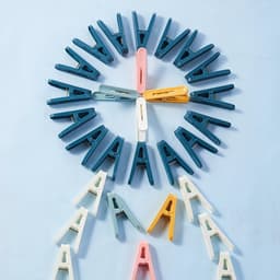 50 Wasknijpers Kleurenmix Plastic — thumbnail 3