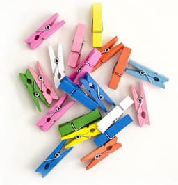 Mini houten wasknijpers 100 stuks - Veelkleurige clipjes voor kleding en foto's — thumbnail 1