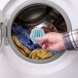Wasballen - 1 wasbal + 50 kleurabsorberende doekjes - Ecologische wasbal - duurzaam - Wasballen - Pluizenfilter - Anti-klit - Wasmachine schrobben ballen - wasballen - blauw - wasmachine reiniger - wasmachine — thumbnail 5