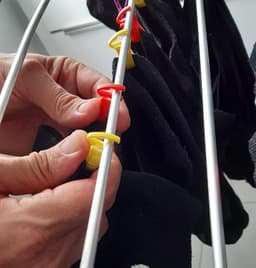 SnelShoppen - 36 Sok Clips voor Wasmachine en Droger met Hanghaak, Perfect voor het Makkelijk Sorteren van Kousen, Geen Verlies of Koppeling, Ideaal v — thumbnail 3