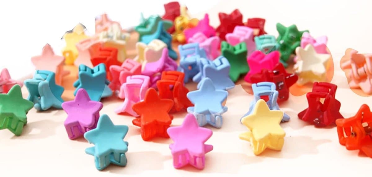 SnelShoppen - 50 Stuks Mini Haar Klemmen voor Meisjes en Vrouwen Kleurrijke Ster Schattige Kleine Haar Clips voor Feest, Dagelijks Gebruik, Plastic en — afbeelding 1