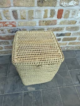 Wasmand – Was – Mand - Badkamer - Opbergmand - Palmblad - Laundry - Laundrybasket- Rieten mand - Speelgoed - Opbergen - Mand met naam - Pompon - Wol – Geschenk - Kinderkamer - Gepersonaliseerd - Handgemaakt - Decoratie - Geboorte - Cadeau — thumbnail 3
