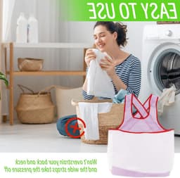 Praktische wasschort met zakken en waterdichte waszak voor efficiënt organiseren van wasgoed, roze en paars, één maat — thumbnail 2