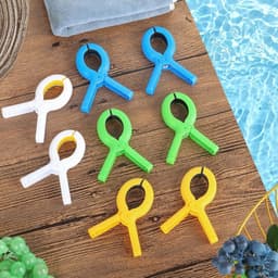 Set van 8 Handdoek Klemmen voor Strandstoelen, Grote Kledingknijpers in 4 Kleuren, Ideaal voor Handdoeken, Bedlinnen en Dikke Kledingstukken — thumbnail 4