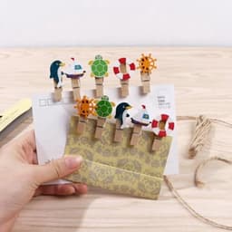 Dailygoods- Houten Knijpers 10 Stuks - Mini Wasknijpers - Fotoklemmen - Paperclips - Berichtklemmen - Decoratieklemmen — thumbnail 5