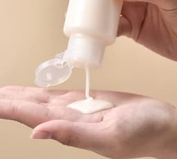3 STKS 200 ML Plastic Tube Fles Clear Lege Reizen Flip Cap Fles Knijpbare en Hervulbare Reiscontainer voor Shampoo Body Wash Toner Lotion Vloeibare Gezichtsreiniger Toiletartikelen, Transparant, 200 — thumbnail 4