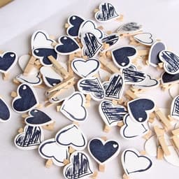 Houten Foto Klemmen - Mini Knijpers - Decoratie Ophangen - Hartvorm Ontwerp - 50 Stuks - Natuurlijk Hout — thumbnail 3
