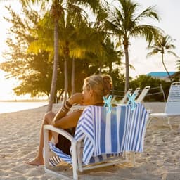 Allecto Plus - Handdoekklemmen voor strandstoelen - Set van 8 - Winddichte strandhanddoekklemmen - Voor dagelijks gebruik - Badhanddoekklemmen - Geschikt voor strandhanddoeken, badhanddoeken, beddengoed en dikke kleding — thumbnail 4