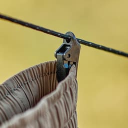 Draagbare Waslijn - Reis Waslijn - Kleding Drogen - Reflecterende Klemmen - 1 Meter - Zwart — thumbnail 3
