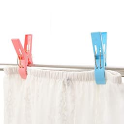 24 stuks - Stevige wasknijpers voor thuisgebruik - Dekbedclips - Plastic klemmen voor het drogen van lakens - Wasknijpers - Wit + Blauw + Roze + Lichtroze - Handdoekclips voor strandstoelen — thumbnail 4