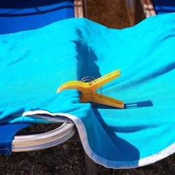 Handdoekklemmen set van 8 in diverse kleuren | Stevige kunststof klemmen voor handdoeken | Strandhanddoek, badhanddoek en meer — thumbnail 2