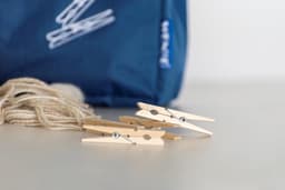 Wasknijpers van FSC® gecertificeerd hout, milieuvriendelijke houten klemmen, klemmen voor knutselen en decoreren, elk 7 cm, naturel — thumbnail 2