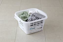 La'Moussawi ® Ruimtebesparende Vierkante Witte Wasmand van 24 Liter voor Eenvoudig Wasbeheer — thumbnail 2