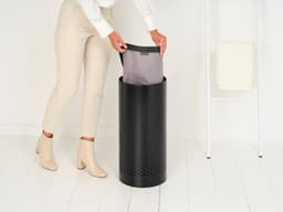 Brabantia Wasmand - met Deksel - 35 l - Matt Black / Dark Grey — thumbnail 3