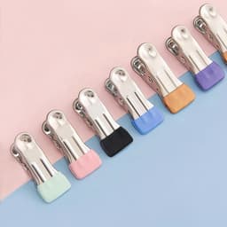 Gekleurde Wasknijpers - 30 Stuks RVS Metalen Kleding Pins en Sok Clips voor Waslijn — thumbnail 1