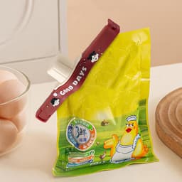 Voedselzakclips - Keukenclips - Voedsel Bewaren - Met Schenktuit - 13.7 cm - Rood — thumbnail 2