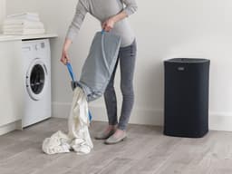 Joseph Joseph Tota Wasmand - 2 Compartimenten – Was Sorteren – 60 Liter - Zwart — thumbnail 4