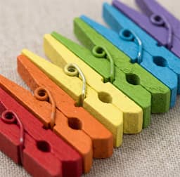 Mini Knijpers Gekleurd - 30 Mini Knijpertjes - Knijpertjes voor Kaarten of Foto's — thumbnail 2