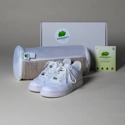 Waszak voor Sneakers met Speciaal Wasmiddel - Waszak - Sneaker Care - Sneaker Verzorging - Houdt je Schoenen Intact - Beschermt je Wasmachine - Volledig Biologisch Afbreekbaar - Speciaal Ontwikkeld voor Sneakers — thumbnail 1