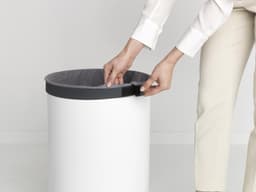 Brabantia Wasmand - met Deksel - 60 l - White / Dark Grey — thumbnail 4