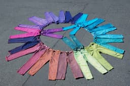 Jacquard textielverf iDye Natural 14 gr fel geel voor stoffen. — thumbnail 2