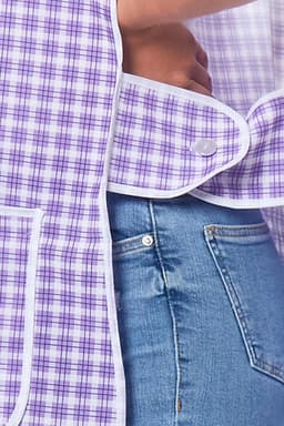 Geruite damesschort met biezen en tabardschort, overall, voorzak, stijlvolle tabellen voor vrouwen, casual schorten voor vrouwen, om te gebruiken in huis, keuken, restaurants, coffeeshops, gemaakt in — thumbnail 2