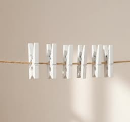 Mini Knijpers Wit - 24 Knijpertjes voor Kaarten of Foto's - Houten Knijpertjes — thumbnail 1