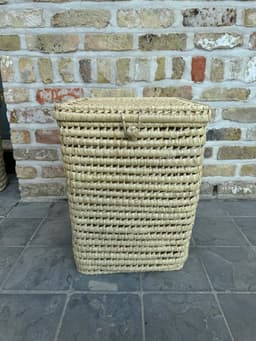 Wasmand – Was – Mand - Badkamer - Opbergmand - Palmblad - Laundry - Laundrybasket- Rieten mand - Speelgoed - Opbergen - Mand met naam - Pompon - Wol – Geschenk - Kinderkamer - Gepersonaliseerd - Handgemaakt - Decoratie - Geboorte - Cadeau — thumbnail 2