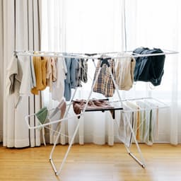 COSTWAY Opvouwbaar wasrek 2-traps, wasdroger met in hoogte verstelbare vleugels en antislip voeten, vleugeldroogrek, stalen frame, vleugelwasrek, staand droogrek, wit — thumbnail 4