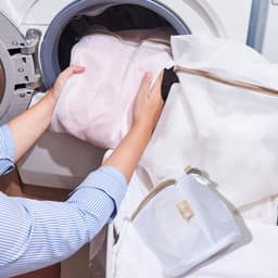 Pure Laundry Club Waszakken - Set van 3 Stuks – Medium (30x40 cm) - Waszakjes met Auto-Lock Rits & Beschermflap - Supersterk Anti-Scheur Mesh Wasnet - Waszakken voor Wasgoed (Sokken, Lingerie & T-Shirts) — thumbnail 4
