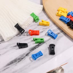 Sokkendroger - 50 stuks - Sokkenclips - Knijpers - Kleurrijke sokkenclips - Plastic sokkenklemmen - Droogrek tegen verlies- Wasrek Sokken - Sokkendroogrek - Droogcarrousel - 5 kleuren — thumbnail 4