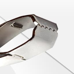 Metalen Vogelvoeder Clips - Voedsel Klemmen - Huisdieren Voeden - Morsbestendig Ontwerp - 4.8 x 3.2 cm - Metaal — thumbnail 3