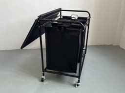 Wasverzamelaar met 3 vakken op wielen – Wasmand sorteerwagen met deksel – Verrijdbare wasmand – Zwart metalen frame — thumbnail 5