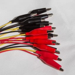 JGS Premium - 60 stuks 1.4" Zilveren Krokodillenklemmen met Rode/Zwarte Isolatiehoes voor Laboratorium Testen. — thumbnail 3