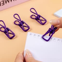 50-stuks Chipklemmen - Voedselzakklemmen - Wasknijpers - Mapklemmen - Fotodecoratie - Wanddecoratie - Geschikt voor het sluiten van snackzakken, het organiseren van documenten of het bevestigen van kleine huishoudelijke artikelen - Paars — thumbnail 2