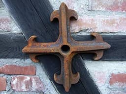 Muuranker Kruis - Wandornament - Gevel Verfraaien - Historisch Ontwerp - 32x32 cm - Gietijzer — thumbnail 1