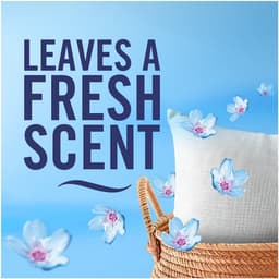 Febreze antibacteriële textielverfrisser spray, frisse linnen geur - doodt 99,9% van de bacteriën - geurverwijderaar voor moeilijk te wassen stoffen - 500 ml — thumbnail 4