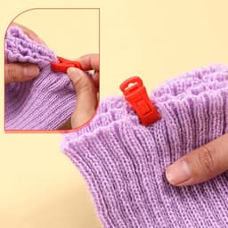 50 stuks - Sokkenklemmen voor wasgoed - Antislip wasknijpers - Gekleurde sokkenklemmen - Sokkenklemmen met haken - Haken - Antislip - Kunststof sokkenklemmen - Geschikt voor sokken en bijpassende lades - Vijf kleuren — thumbnail 3