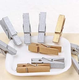 FSW-Products - Kleine Houten Mini Knijpers - 50 Stuks - Kaart Was Knijpertjes - Goud - Foto Knijpers - Polaroid - Geboorte Wasknijpers - Kaartknijper — thumbnail 2
