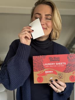My Little Laundry Wasstrips 120 Wasbeurten Berry Bosbessen en Witte Muskus Wasmiddel Wasvellen Wasdoekjes Wasmiddeldoekjes Detergent Sheets Laundry Strips — thumbnail 5