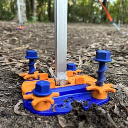 Grondanker Plaat - Steunpoot Houder - Camper Stabiliseren - Voorkomt Verzinken - 21.6 cm Lengte - Blauw Oranje — thumbnail 2