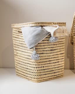 Wasmand – Was – Mand - Badkamer - Opbergmand - Palmblad - Laundry - Laundrybasket- Rieten mand - Speelgoed - Opbergen - Mand met naam - Pompon - Wol – Geschenk - Kinderkamer - Gepersonaliseerd - Handgemaakt - Decoratie - Geboorte - Cadeau — thumbnail 5