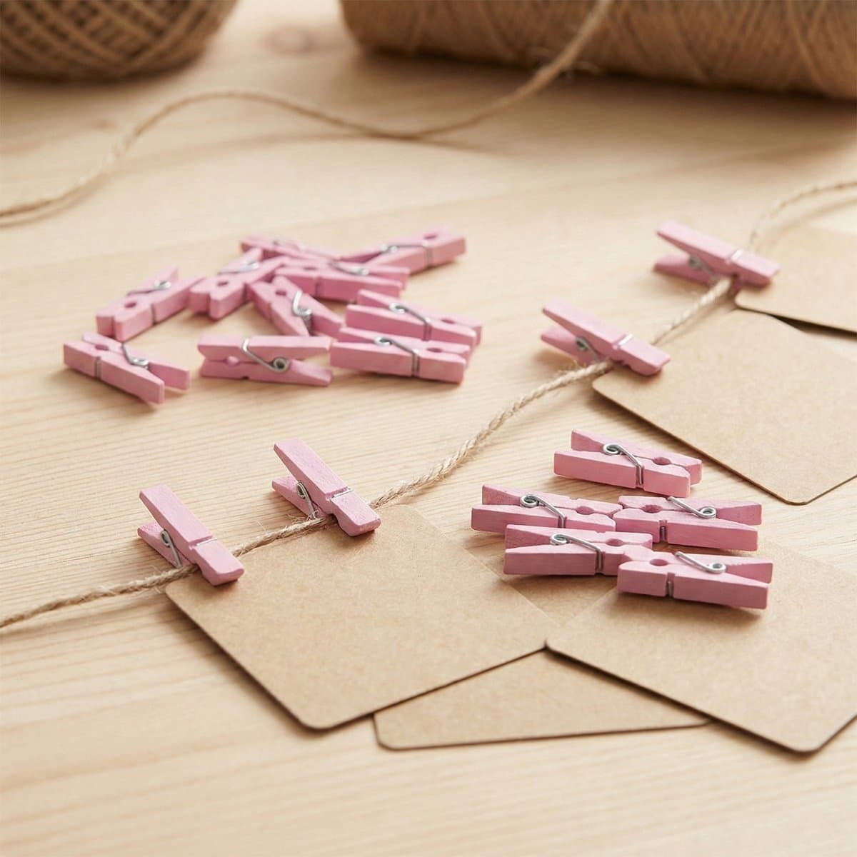 Mini Knijpers Roze - 24 Mini Knijpertjes Roze - Knijpertjes voor Kaarten of Foto's — afbeelding 1