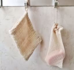 5-delige set - Katoen-linnen schuimende mesh zeepzakjes - Handgemaakte zeepzakjes - Zeepzakjes met trekkoord voor de badkamer - Geknoopt model - Beige — thumbnail 5