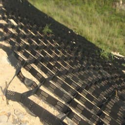 Grondrooster Stabilisator - Grindmat Bodemanker - Oprit Stabiliseren - Hoge Draagkracht - 2 x 9 m - Zwart — thumbnail 2