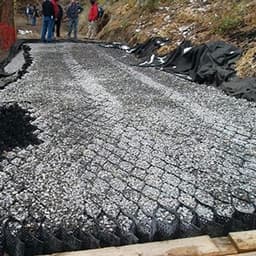 Grondrooster Stabilisator - Oprit Versterker - Hellingsstabilisatie - Duurzaam HDPE Materiaal - 30x30 cm - Zwart — thumbnail 1