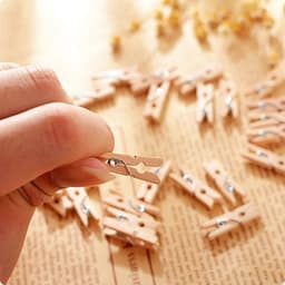 FSW-Products Houten Mini Knijpers (25x3mm) - Set van 100 Kleine Clips voor Polaroid Foto's, Kerstkaarten en Meer — thumbnail 2