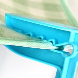 Set van 8 - Strandlaken klem - Dekenclips - Clips - Handdoekclips - Winddicht en stevig - Herbruikbaar - Gemakkelijk te wassen - Lichtgewicht en draagbaar - Geschikt voor strandhanddoeken, picknicks en kamperen - Groen en blauw — thumbnail 4